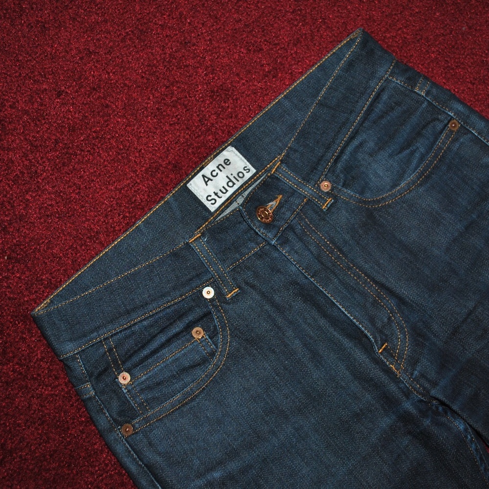 Acne Studios Comfort Raw